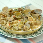 Alubias pochas con almejas Alubias pochas con almejas
