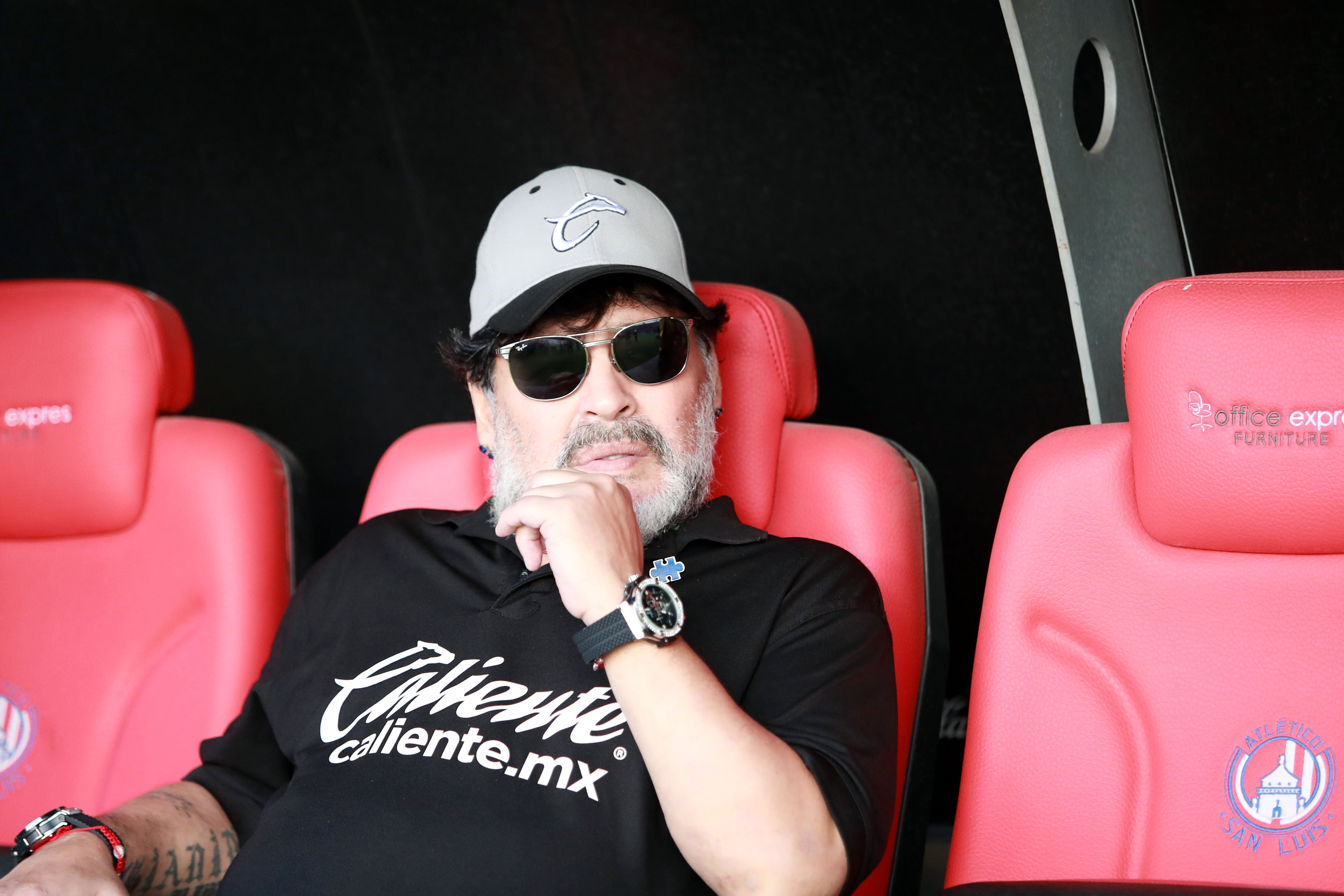 Maradona se pierde el entramiento de Gimnasia para hacer kinesiología Maradona se pierde el entramiento de Gimnasia para hacer kinesiología