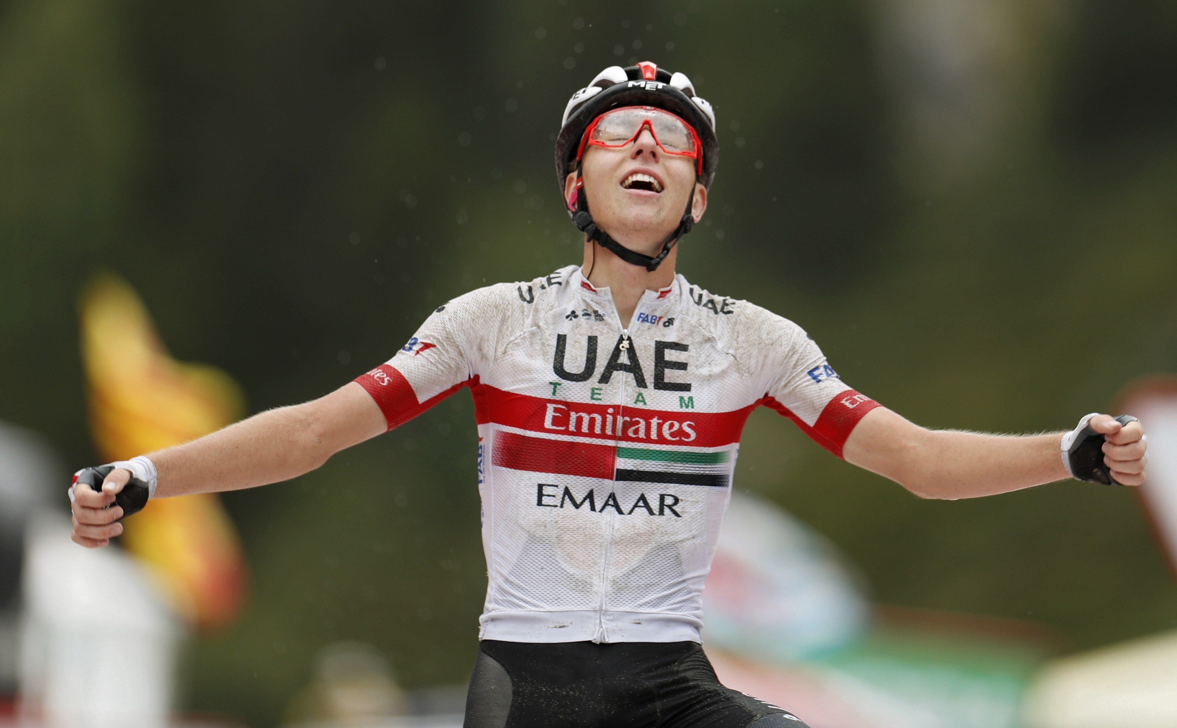 Pogacar se impone en la decimotercera de La Vuelta y Roglic refuerza su liderato Pogacar se impone en la decimotercera de La Vuelta y Roglic refuerza su liderato