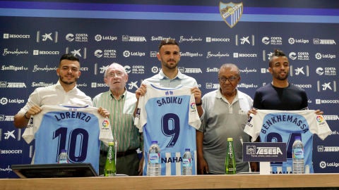 Presentaci&oacute;n de los jugadores del M&aacute;laga Lorenzo, Sadiku y Benkhemassa