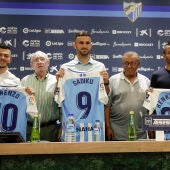 Presentación de los jugadores del Málaga Lorenzo, Sadiku y Benkhemassa