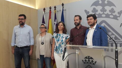 Neus Truyol, respaldada por parte del equipo de gobierno de Cort. 
