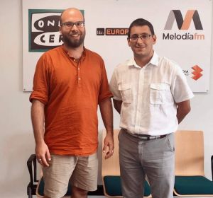 El conseller de modelo económico, turismo y trabajo del Govern, Iago Negueruela, junto al periodista de Onda Cero Illes Balears Martí Rodríguez El conseller de modelo económico, turismo y trabajo del Govern, Iago Negueruela, junto al periodista de Onda Cero Illes Balears Martí Rodríguez