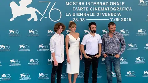 Rodrigo Sorogoyen y el equipo de 'Madre', en el photocall del Festival de Venecia La película ha participado en la sección Orizzonti