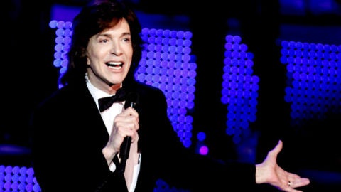 Antena 3 Noticias Fin de Semana (08-09-19) Los restos de Camilo Sesto ser&aacute;n incinerados tras ser velados este lunes en SGAE