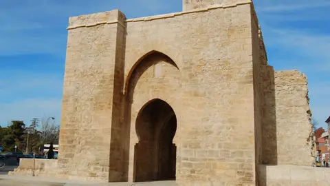 La Puerta de Toledo es uno de los atractivos turísticos de Ciudad Real La Puerta de Toledo es uno de los atractivos turísticos de Ciudad Real