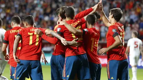 Sorteo UEFA Nations League 2020: Los bombos y posibles rivales de España en la Liga de las Naciones La Selección española de fútbol celebra un gol