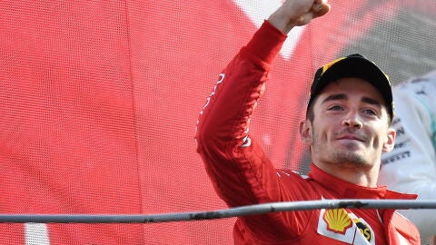 Leclerc emula a Alonso y se erige como el l&iacute;der de Ferrari