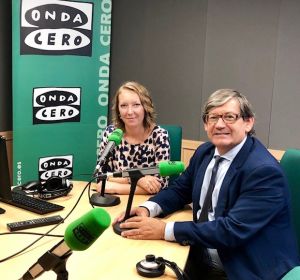 El presidente del Parlament balear, Vicenç Thomás, pasa por los estudios de Onda Cero Mallorca. El presidente del Parlament balear, Vicenç Thomás, pasa por los estudios de Onda Cero Mallorca.