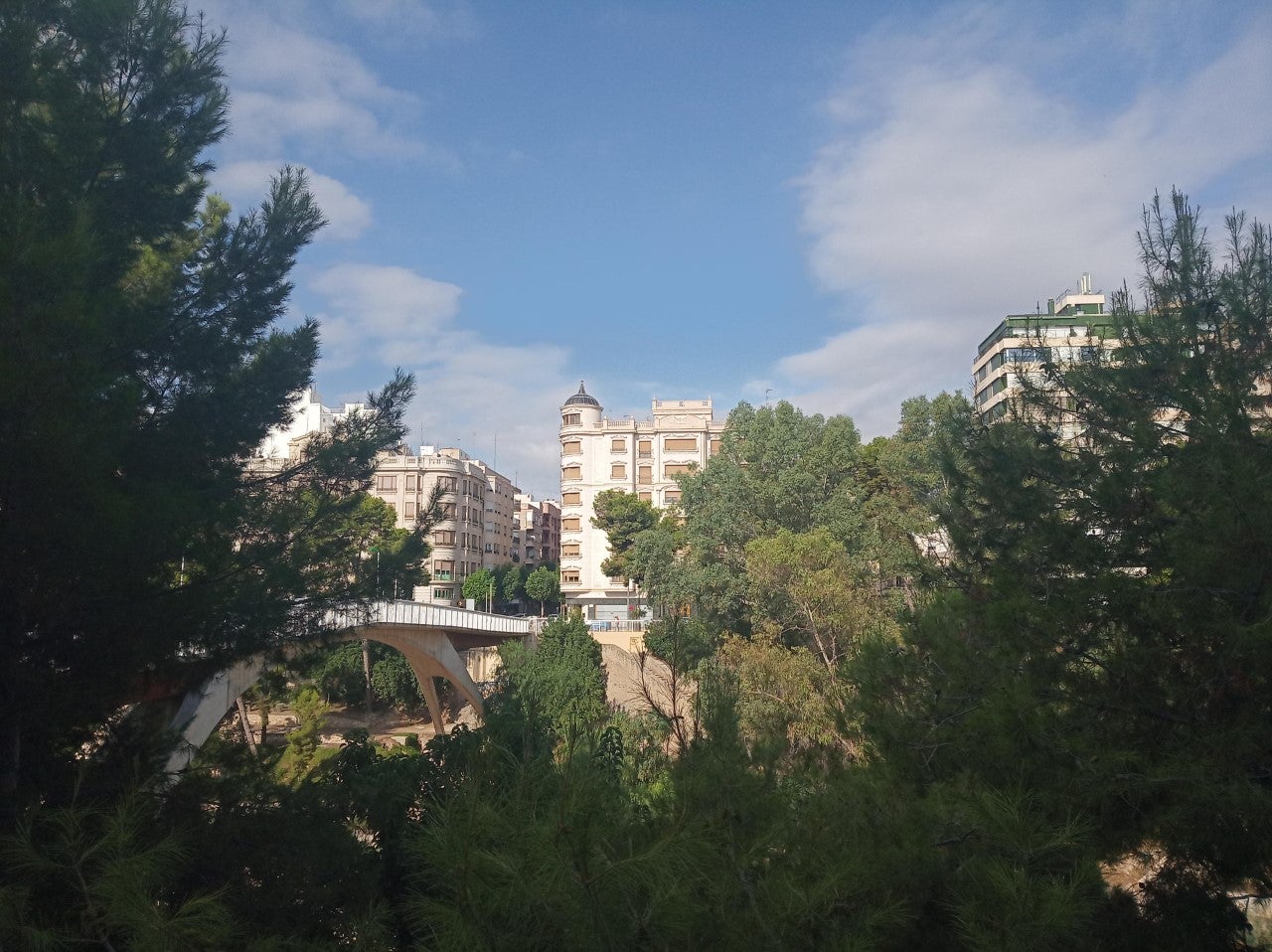 El otoño ofrece un día más temperaturas veraniegas en Elche, Crevillent y Santa Pola El otoño ofrece un día más temperaturas veraniegas en Elche, Crevillent y Santa Pola