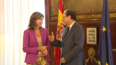 El conseller de Hacienda Vicent Soler con la Secretaria de Estado de Hacienda