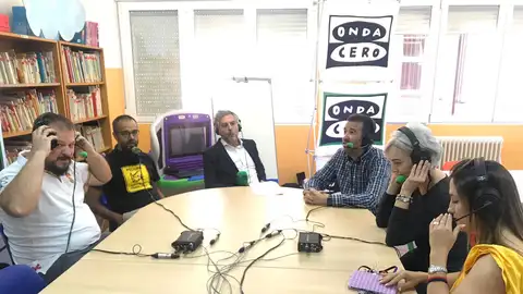 Tertulia de médicos con la enfermera del centro y tres profesores del colegio San Miguel en Madrid Tertulia de médicos con la enfermera del centro y tres profesores del colegio San Miguel en Madrid