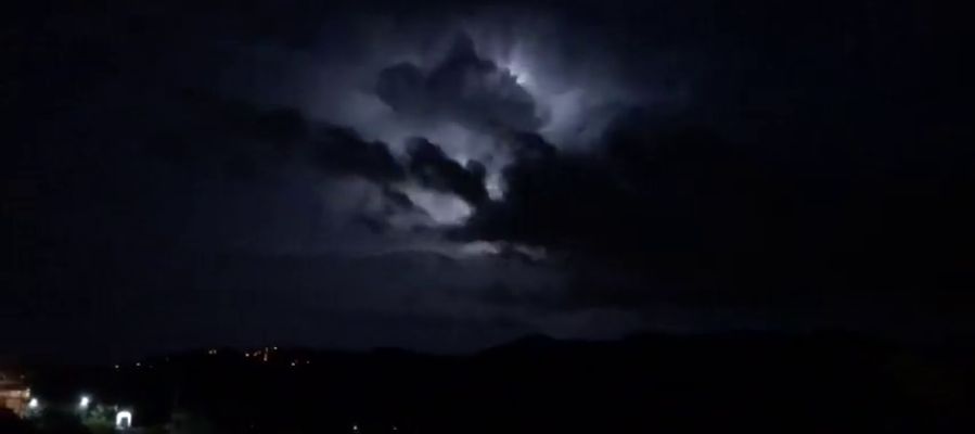 Alerta por una DANA en Cataluña: caen más de 36.000 rayos durante la noche Alerta por una DANA en Cataluña: caen más de 36.000 rayos durante la noche