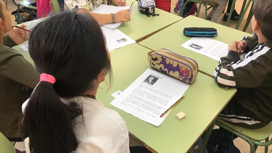 Ni&ntilde;os en clases 