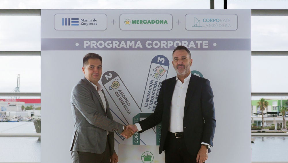  Javier Jiménez, director general de Lanzadera, y Nichan Bakkalian, responsable de Organización de Mercadona, han ratificado el acuerdo.