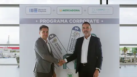 Javier Jiménez, director general de Lanzadera, y Nichan Bakkalian, responsable de Organización de Mercadona, han ratificado el acuerdo. ACUERDO MERCADONA LANZADERA