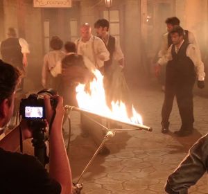 Así se grabó la escena del incendio que cierra toda una temporada de 'El secreto de Puente Viejo' Así se grabó la escena del incendio que cierra toda una temporada de 'El secreto de Puente Viejo'