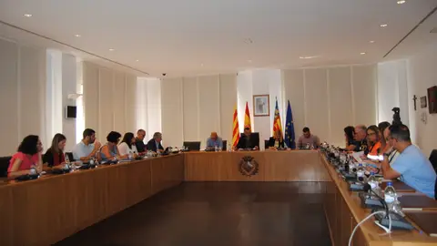 L´Alcalde José Benlloch convoca un gabinet de crisis amb les forçes de seguretat per coordinar un protocol especial davant la DANA. L´Ajuntament anuncia la suspensió de les classes hui dimecres en tots els centres educatius i habilita un servei de ludoteca en el centre Maria de Luna.