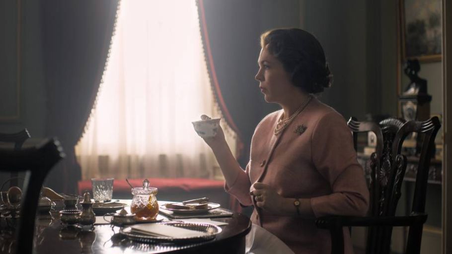 La actriz brit&aacute;nica interpreta a la reina Isabel II de Inglaterra desde la tercera temporada