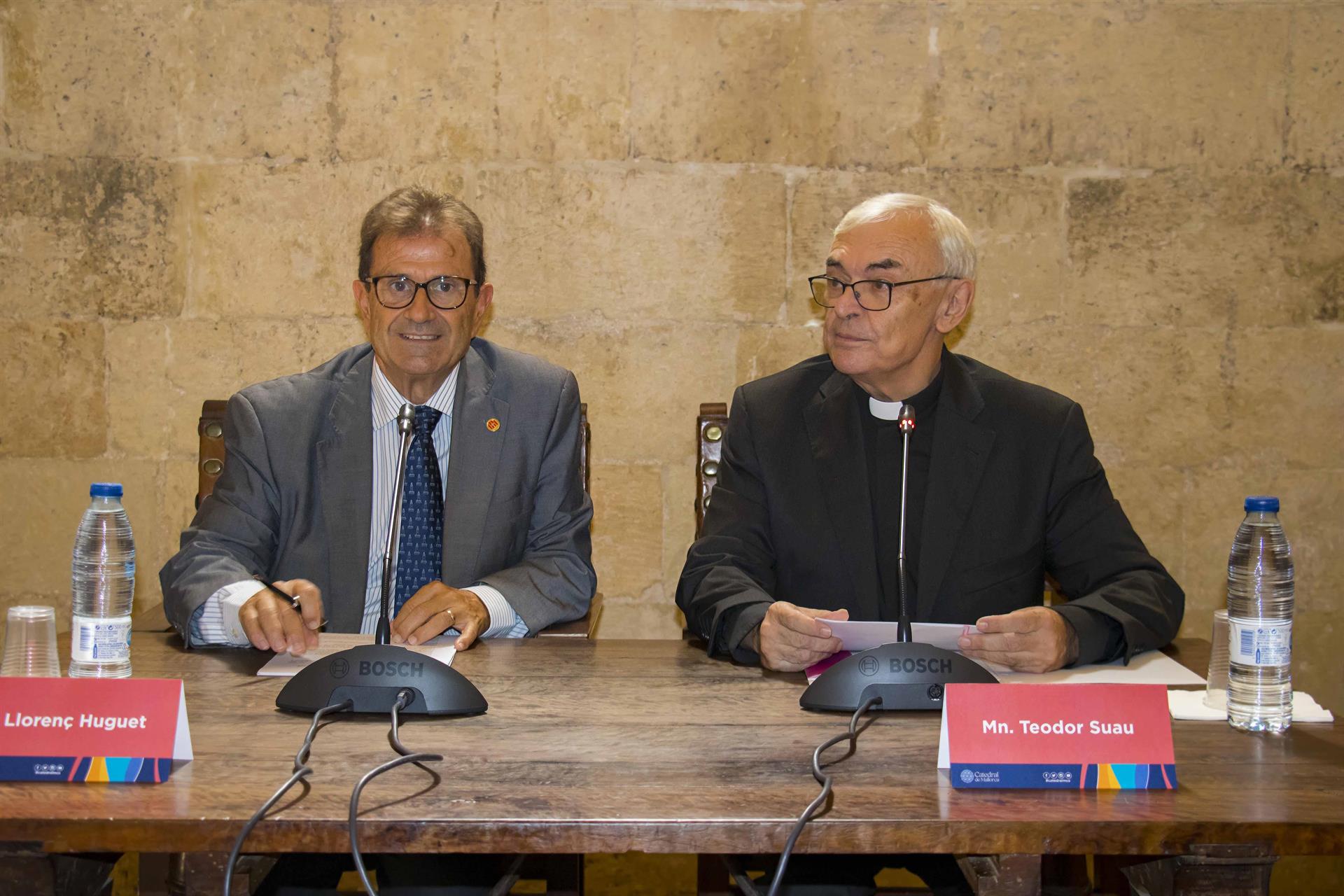 La Catedral de Mallorca y la UIB crean la cátedra 'Seu de Mallorca' para potenciar la investigación y divulgación La Catedral de Mallorca y la UIB crean la cátedra 'Seu de Mallorca' para potenciar la investigación y divulgación