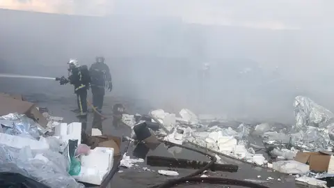 Incendio en el polígono Azque de Alcalá de Henares Grupo Layna