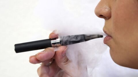 Los cigarrillos electr&oacute;nicos en los j&oacute;venes