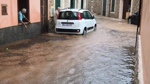 La 'gota fría' en Baleares provoca inundaciones en Caimari. Temporal