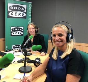 La presidenta de la FEHM, María Frontera, en los estudios de Onda Cero Mallorca con Elka Dimitrova. La presidenta de la FEHM, María Frontera, en los estudios de Onda Cero Mallorca con Elka Dimitrova.