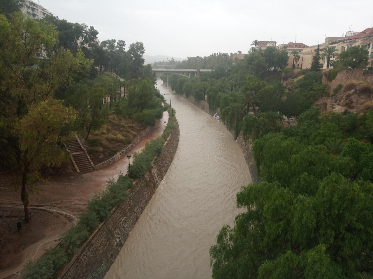 La gota fría llega a Elche, Crevillenty Santa Pola después de generar el caos en la provincia La gota fría llega a Elche, Crevillenty Santa Pola después de generar el caos en la provincia