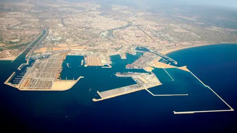 Vista aérea del puerto de València Vista aérea del puerto de València