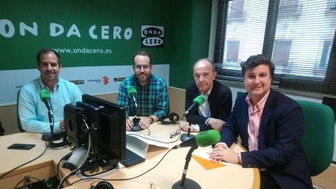 Con H&eacute;ctor D&iacute;ez (PSOE), Jos&eacute; Navarro (PP), Eduardo Garc&iacute;a-Ontiveros (Ciudadanos) y Jos&eacute; Ruiz, director de la UNED