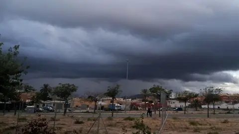 La gota fría amenaza el cielo de Elche. La gota fría amenaza el cielo de Elche.