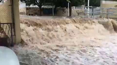 La DANA azota con fuerza y anega Santa Pola La DANA azota con fuerza y anega Santa Pola
