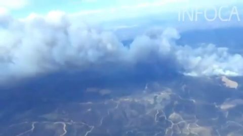 Desplegados 23 medios a&eacute;reos y 130 efectivos del Infoca para sofocar el incendio de Paterna, en Huelva