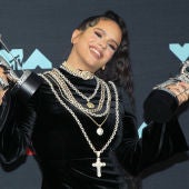 Rosalía con sus premios MTV VMA