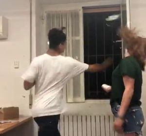 Dos alumnos son sancionados por darse bofetadas con motivo de las novatadas Dos alumnos son sancionados por darse bofetadas con motivo de las novatadas