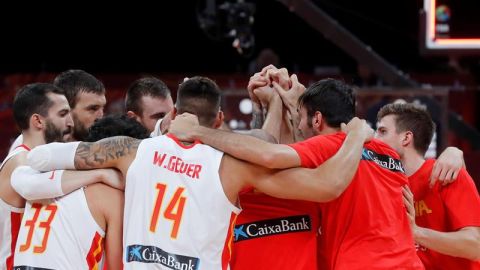 Espa&ntilde;a celebra el pase a la final del Mundial tras la victoria ante Australia 