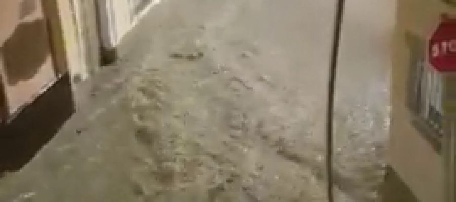 Devastadoras imágenes de la gota fría a su paso por Almería Devastadoras imágenes de la gota fría a su paso por Almería