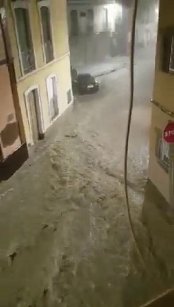 Devastadoras imágenes de la gota fría a su paso por Almería