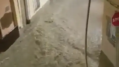 Devastadoras imágenes de la gota fría a su paso por Almería Devastadoras imágenes de la gota fría a su paso por Almería