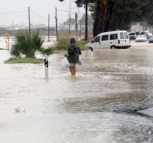 Entrada Norte de Orihuela por la N-340, cortada debido a las lluvias. Entrada Norte de Orihuela por la N-340, cortada debido a las lluvias.