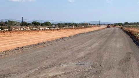 Una zona de la carretera de Campos en obras. 