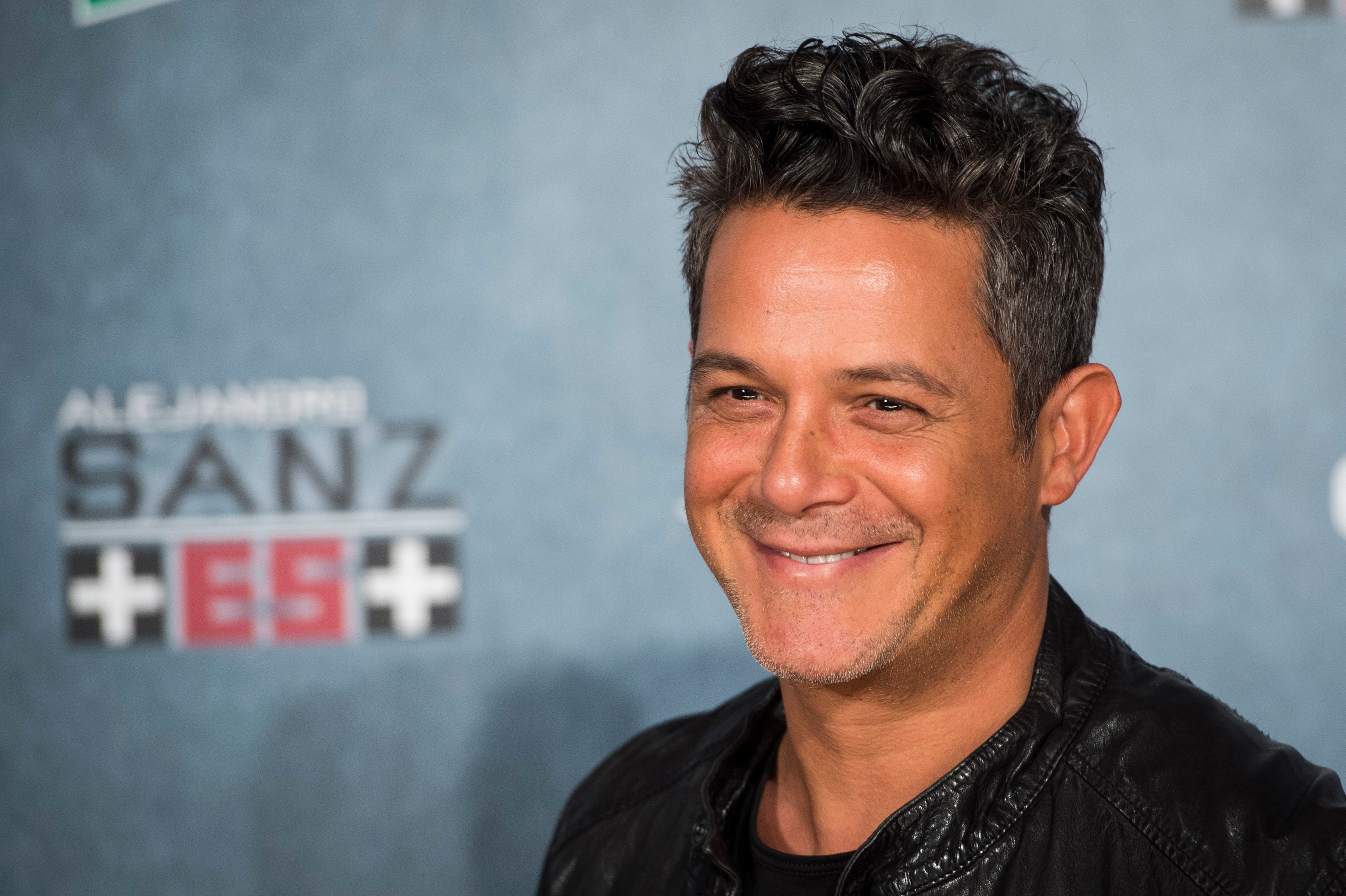 Alejandro Sanz: "No fui futbolero hasta que falleció mi padre; él lo era mucho" Alejandro Sanz: "No fui futbolero hasta que falleció mi padre; él lo era mucho"
