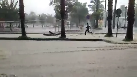 La gota fría convierte las calles de Molina de Segura, Murcia, en ríos