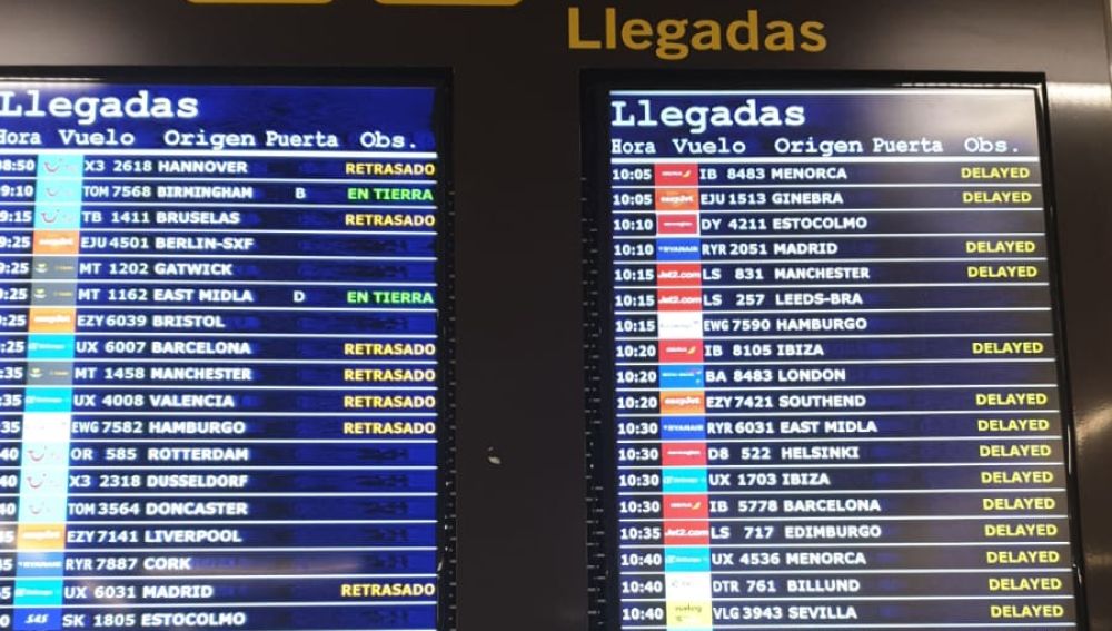 Numerosos vuelos retrasados, en las pantallas del Aeropuerto de Palma. 