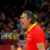 Sergio Scariolo, en tensión durante el partido Sergio Scariolo, en tensión durante el partido
