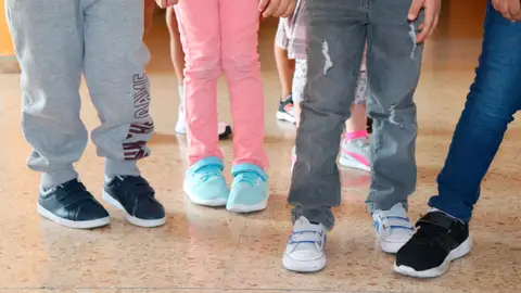 Pies de niños Pies de niños