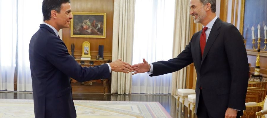 El Rey cerrará en la tarde del martes la ronda de consultas con Pedro Sánchez. El Rey cerrará en la tarde del martes la ronda de consultas con Pedro Sánchez.