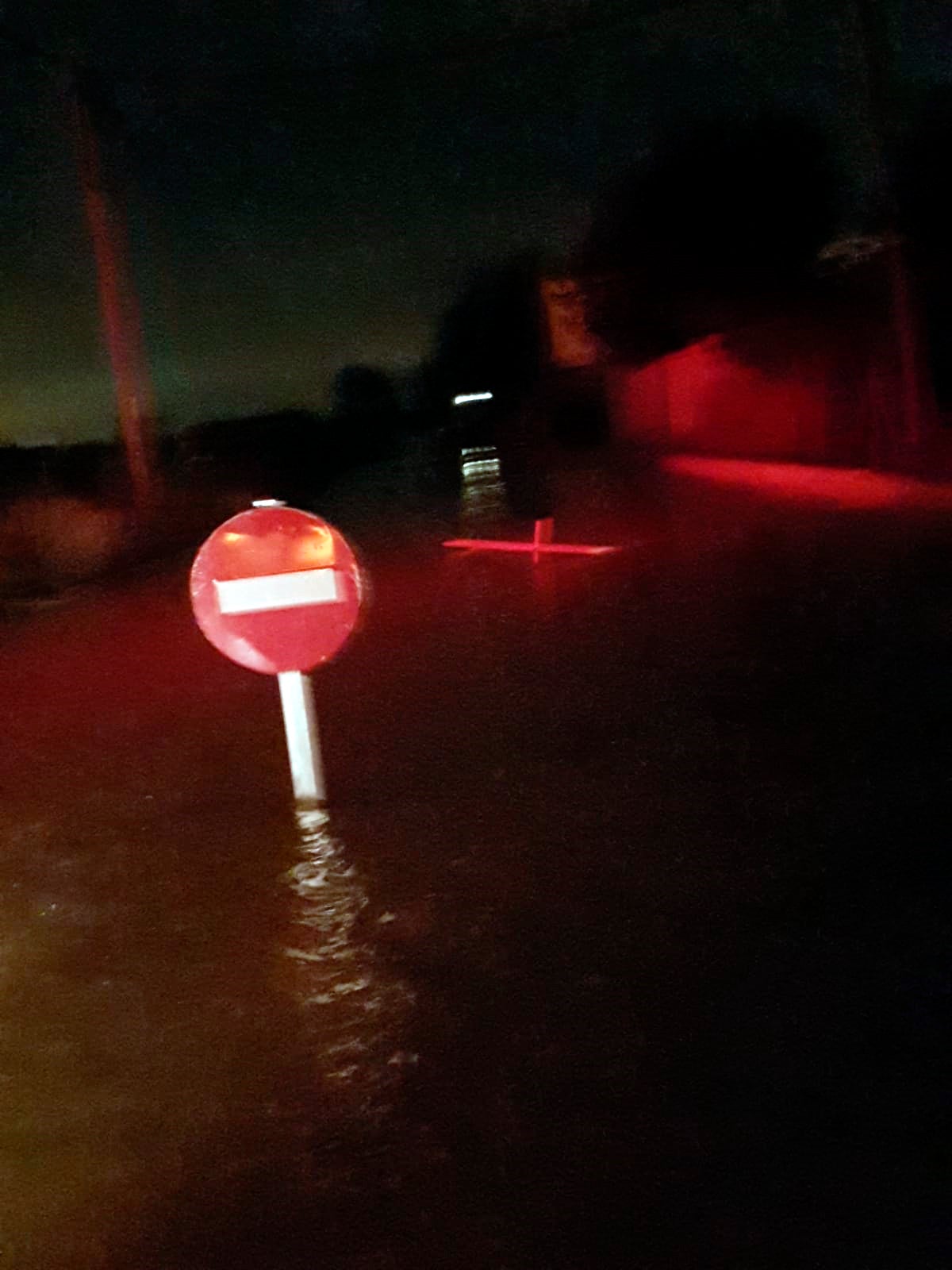 Cuarenta y seis vecinos de Las Casicas, Rincón de los Pablos y Almoradí pasan esta noche también en el pabellón dels Abrets de Crevillent Cuarenta y seis vecinos de Las Casicas, Rincón de los Pablos y Almoradí pasan esta noche también en el pabellón dels Abrets de Crevillent