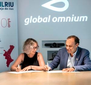 Los representantes de ambas entidades han firmado el acuerdo de colaboración. Los representantes de ambas entidades han firmado el acuerdo de colaboración.